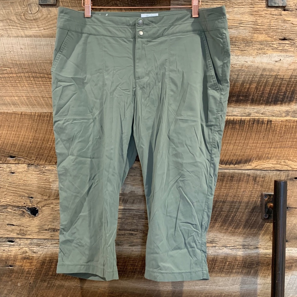 EUC - Columbia - Omni-Shield Capri Pants - Green - 14